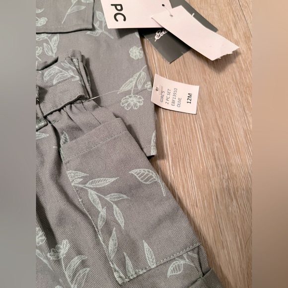 Baby Girl Paperbag Shorts/Camp shirt Outfit NWT - Picture 3 of 3